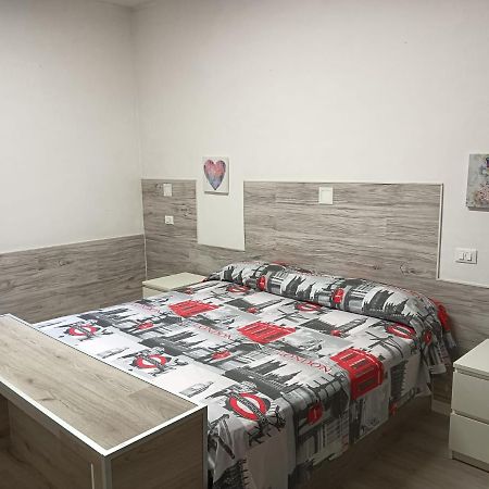 Le Due Sorelle In Fiera Bologna Luaran gambar